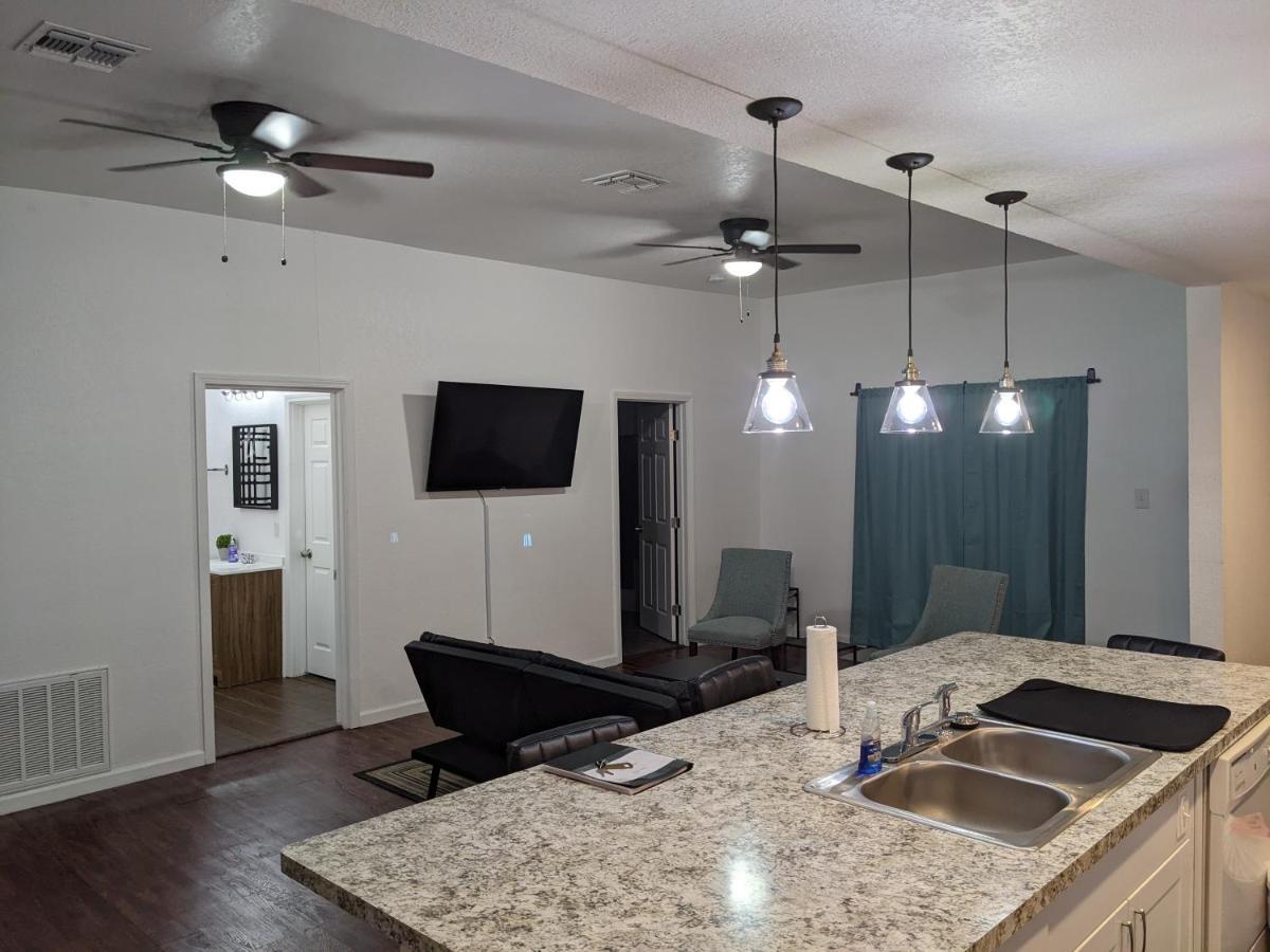 Cozy *Downtown Getaway* Vila San Antonio Exterior foto